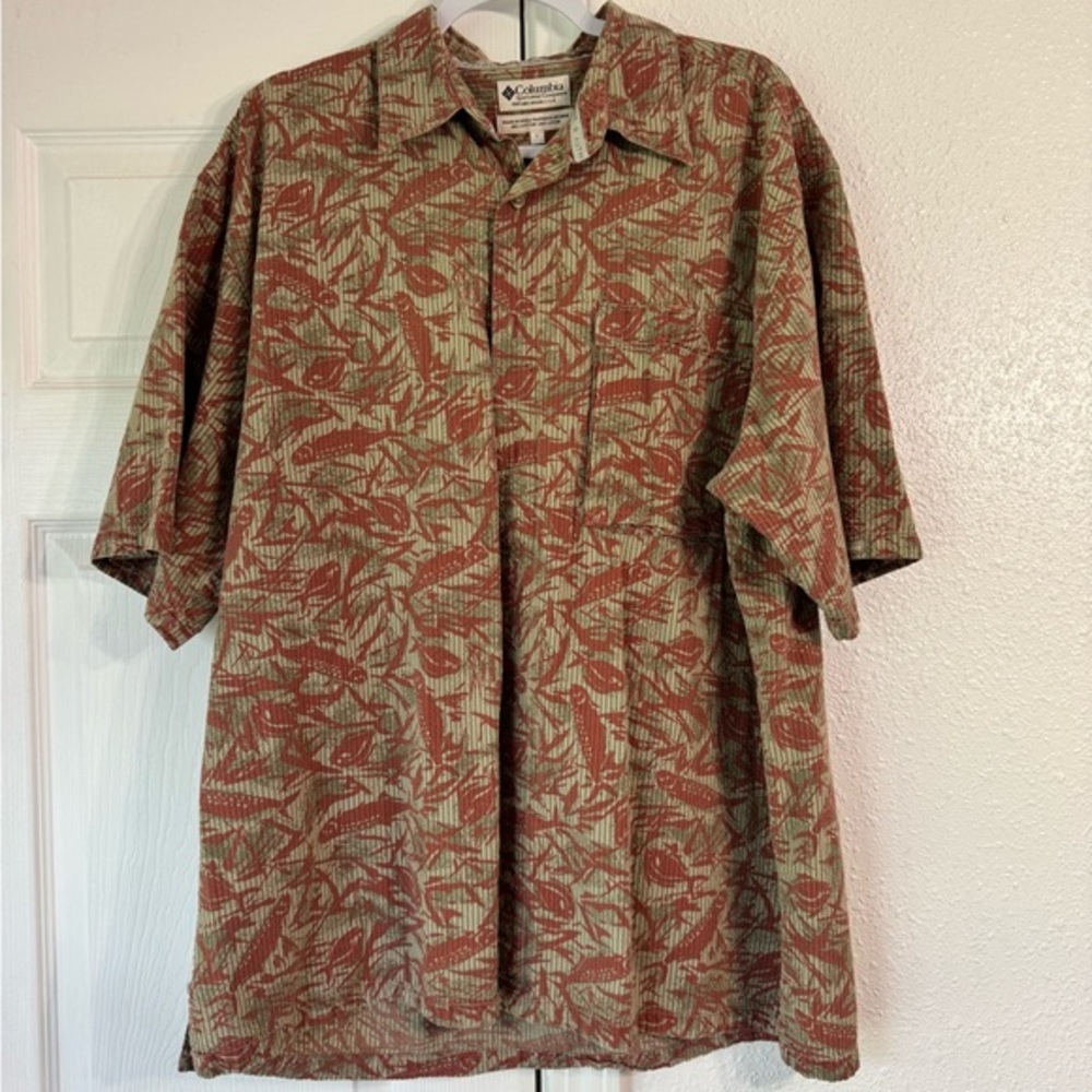 Columbia Men's fish Patterned Shirt